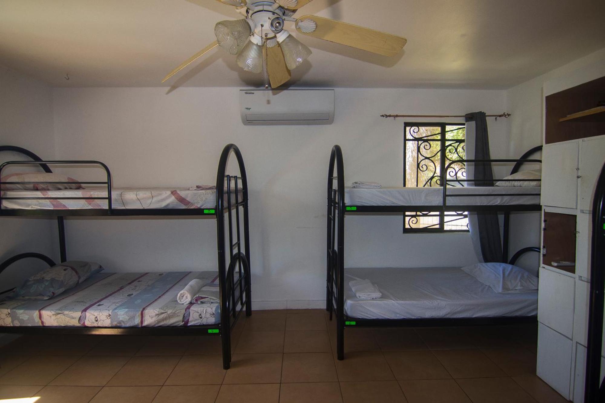 Wipeout Hostel Jaco Bagian luar foto