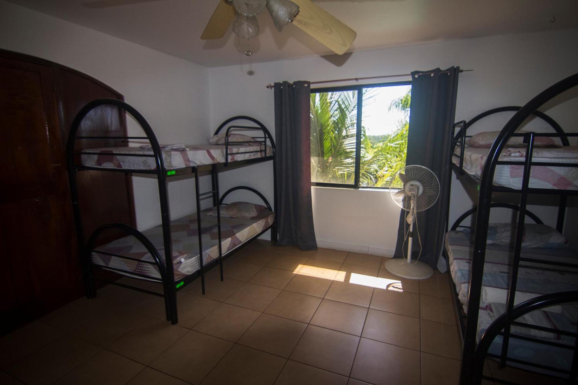 Wipeout Hostel Jaco Bagian luar foto