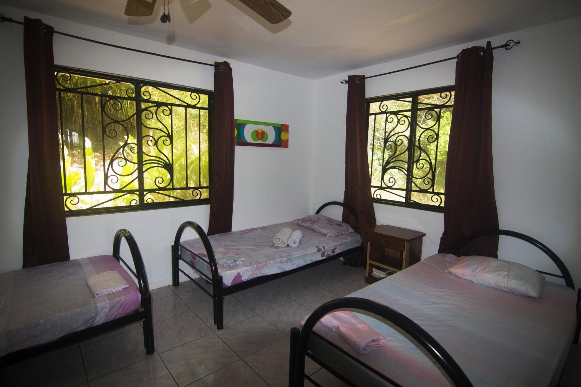Wipeout Hostel Jaco Bagian luar foto