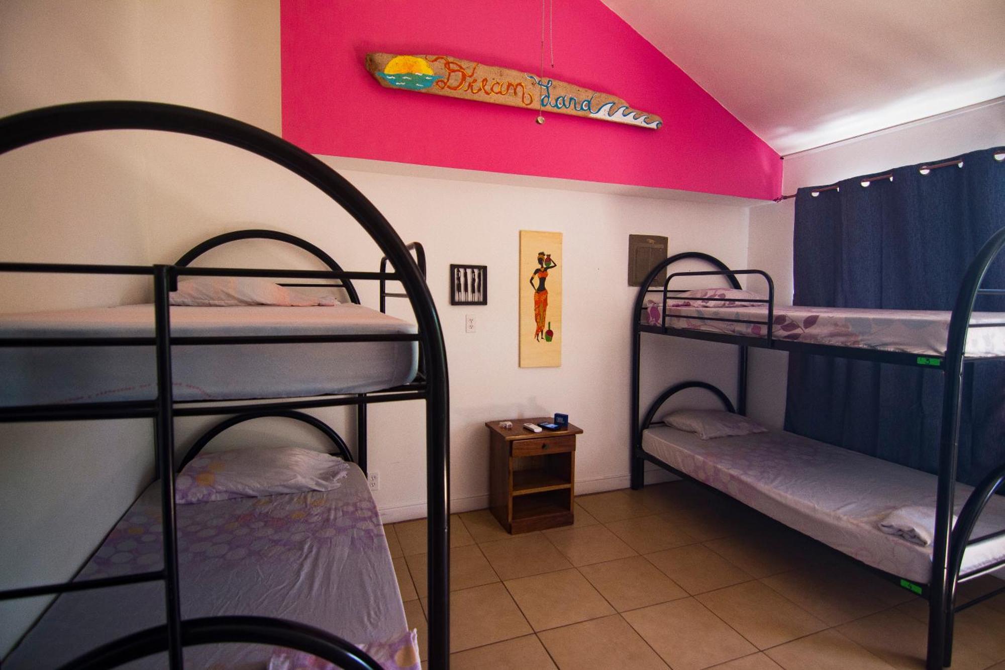 Wipeout Hostel Jaco Bagian luar foto