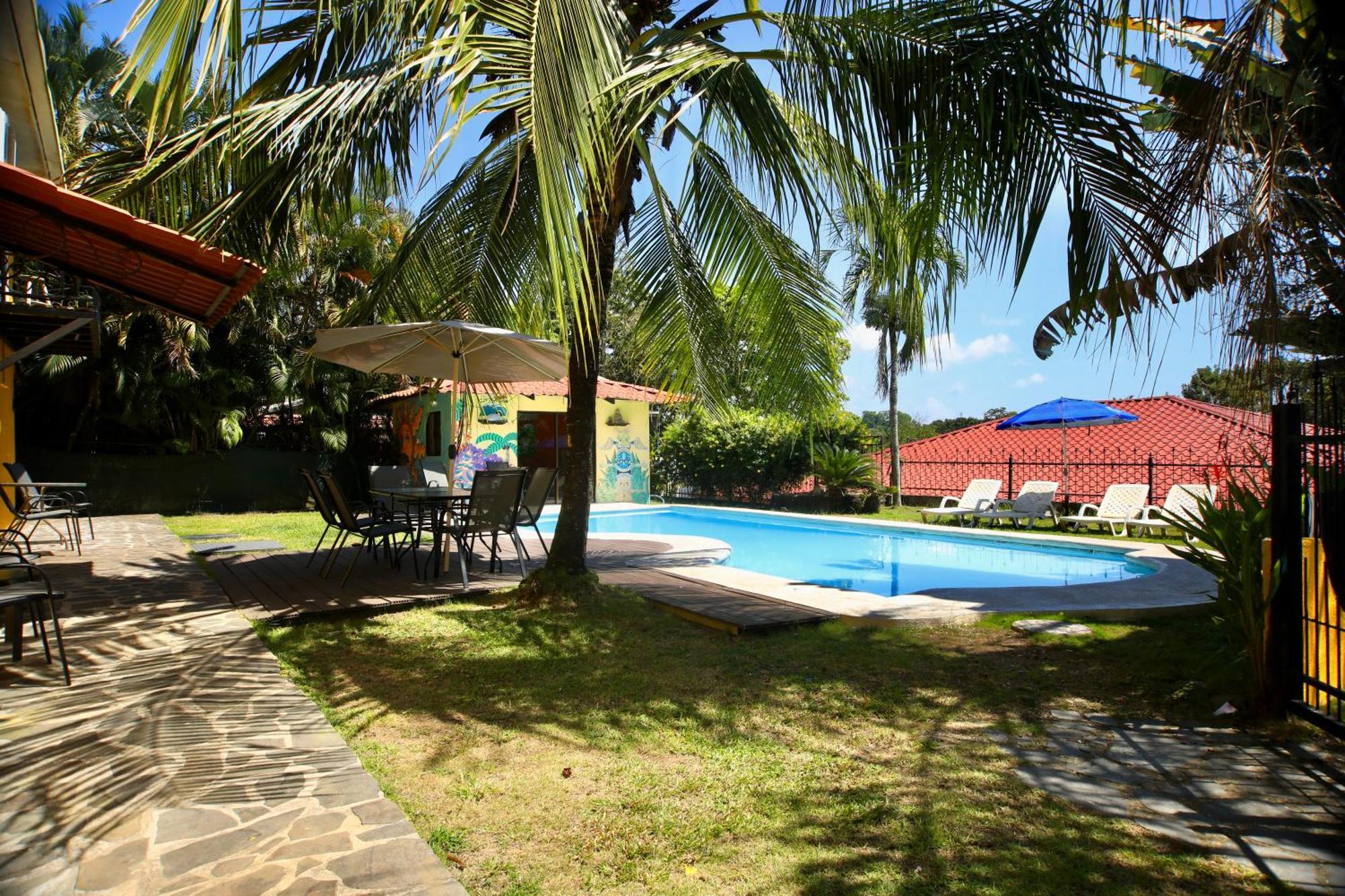 Wipeout Hostel Jaco Bagian luar foto