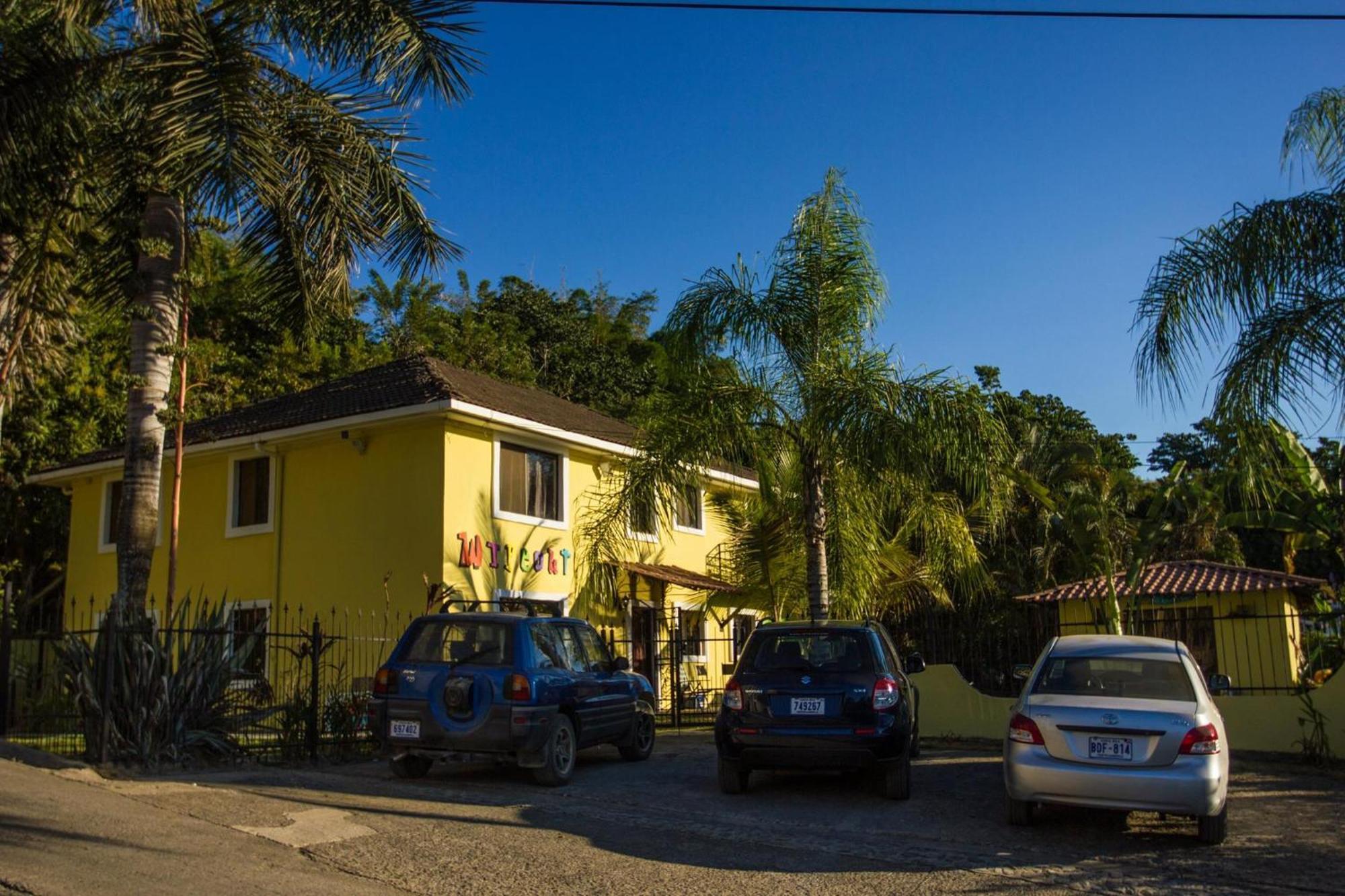 Wipeout Hostel Jaco Bagian luar foto